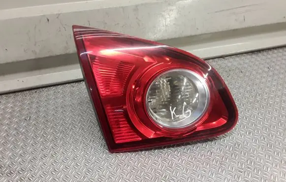 Tailgate rear/tail lights