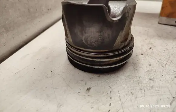 Mercedes-Benz E W212 Piston 