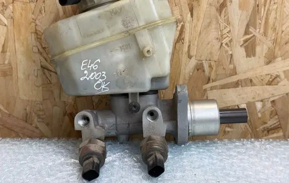 BMW 3 E46 Master brake cylinder 03350884781