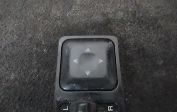 KIA Sportage Wing mirror switch 941205