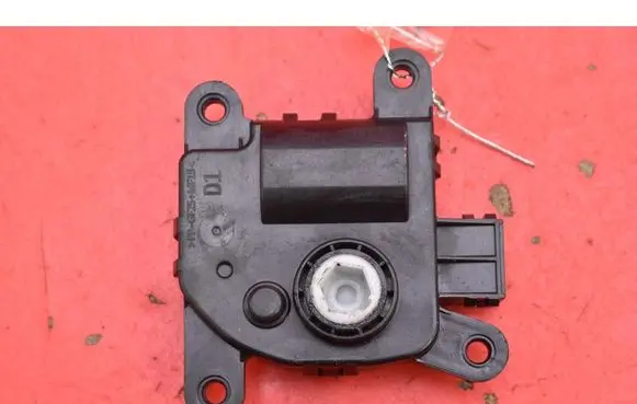 Hyundai Kona I Air flap motor/actuator H400730881