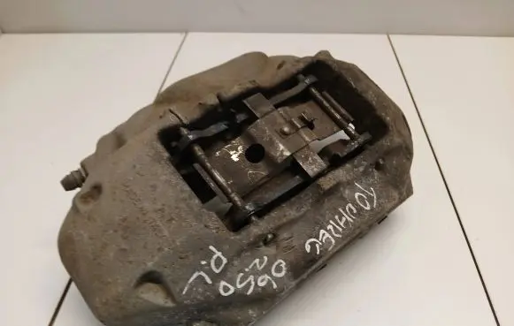 Volkswagen Touareg I Front brake caliper
