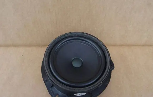 Audi Q3 F3 Front door speaker 83A035411