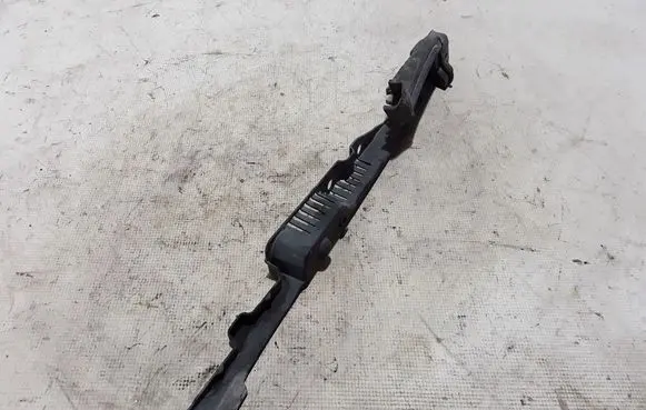 Volvo S60 Engine bonnet/hood lock trim molding 31479547