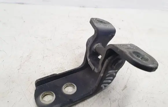 Lexus IS 220D-250-350 Front door upper hinge