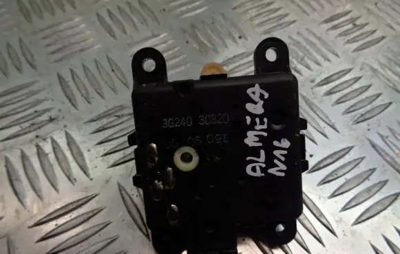 Nissan Almera N16 A/C air flow flap actuator/motor 3G24030820