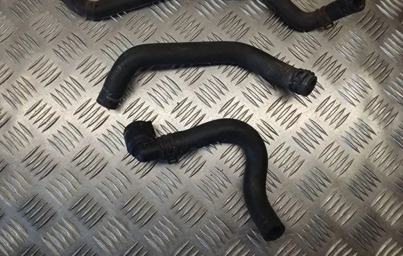 Engine coolant pipe/hose