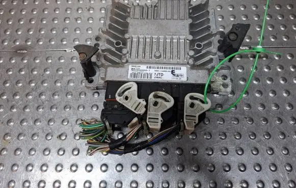 Ford C-MAX I Engine control unit/module ECU S26372929 7M5112A650AUE