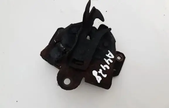 Engine bonnet/hood lock/catch