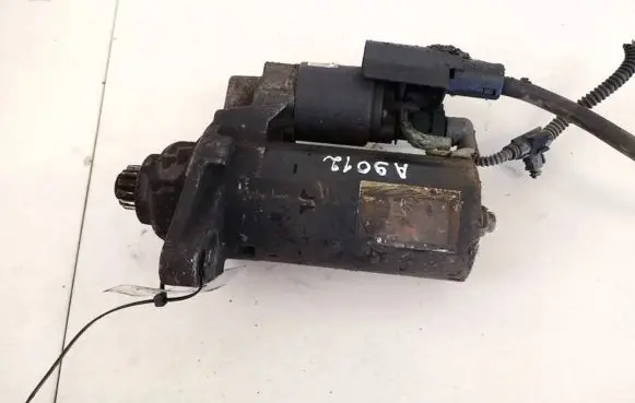 Volkswagen Touran II Starter motor 0986024100