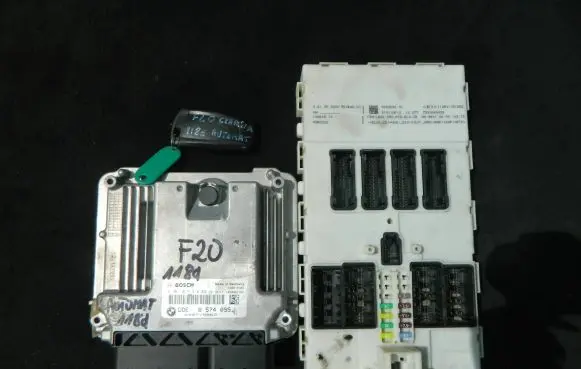BMW 1 F20 F21 Engine control unit/module 8574095