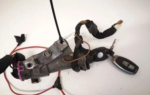 Volkswagen Golf IV Ignition lock 4b0905851c