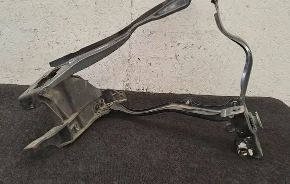 Mercedes-Benz E W212 Headlight/headlamp mounting bracket A2126200191 212620023 212620027