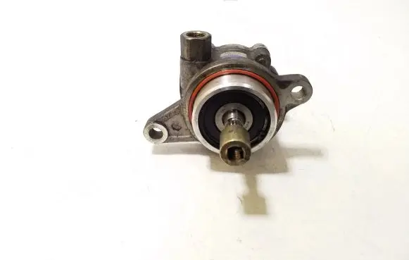 Nissan X-Trail T30 Power steering pump 8H800 42111151