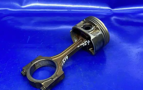 Opel Antara Piston with connecting rod 89L74