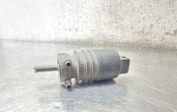 Opel Vectra C Windscreen/windshield washer pump