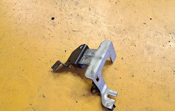 Mercedes-Benz E W212 Other engine bay part A2125405640