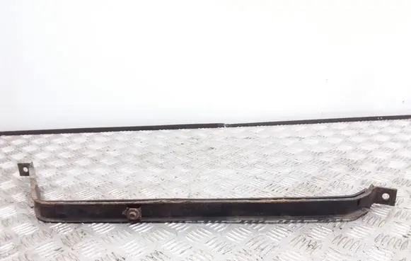 Fuel tank mounting bracket