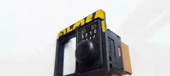 Nissan Almera Headlight level height control switch