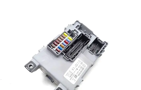 Fiat 500 Fuse module 00519318200 28354604 E13116RI-000674