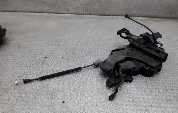 Volvo V50 Rear door lock 30699111