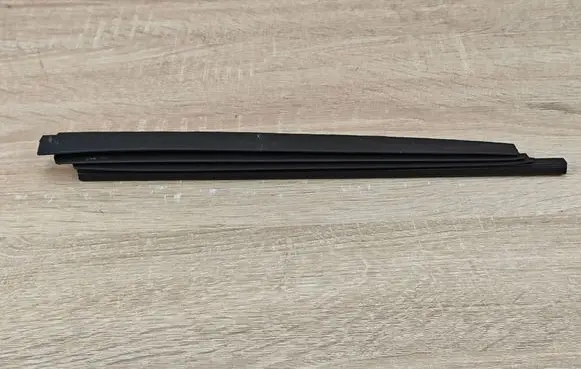 Audi A5 Sportback 8TA Windshield trim 8D9877781A