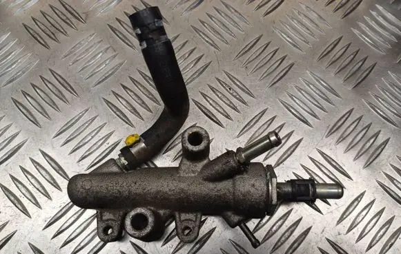 Opel Zafira B Fuel distributor 000552033450