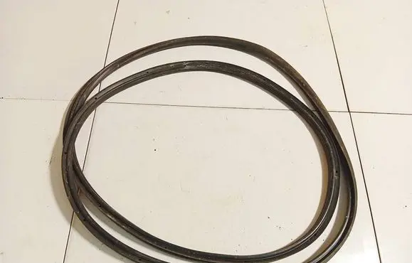 Volkswagen PASSAT B5 Rubber seal front coupe door 