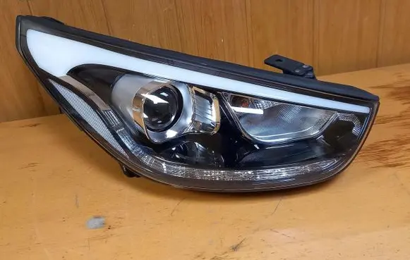 Hyundai ix35 Headlight/headlamp 