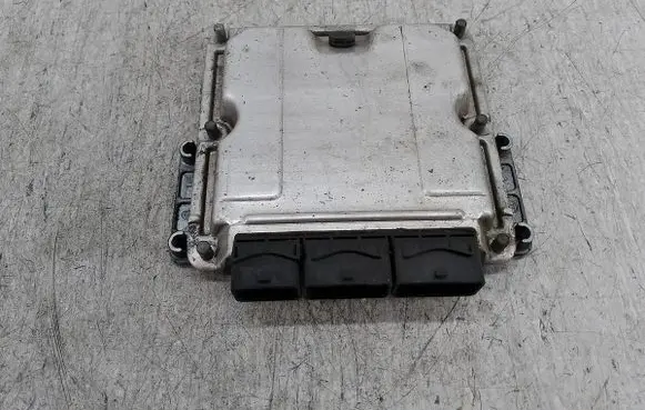 Opel Vivaro Engine control unit/module ECU 8200118526