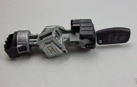 Ford Focus C-MAX Ignition lock 3M513F880AC
