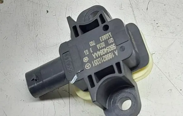 Lancia Thema Airbag deployment crash/impact sensor A1668210351 56054084AA