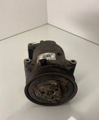 Renault Megane II Air conditioning (A/C) compressor (pump) 8200600110 10076125947C