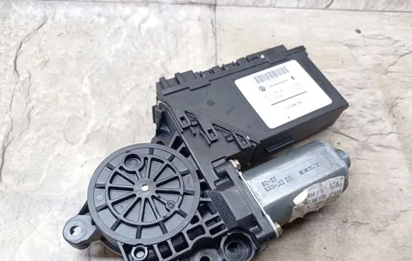 Porsche Cayenne (9PA) Rear door window regulator motor 7L0959795 0130821765