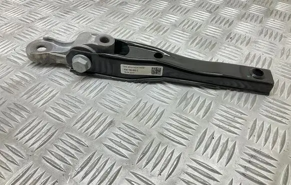 Volkswagen Tiguan Engine mount bracket 5Q0199855C