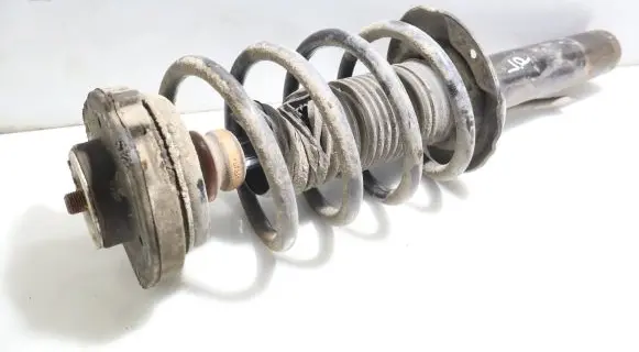 Front shock absorber with coil spring