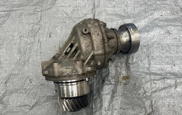 Mercedes-Benz B W247 Gearbox transfer box case A2472801700 2028300109200
