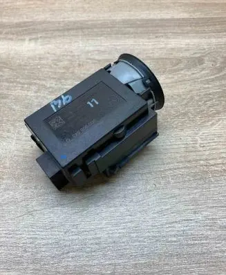 Volkswagen PASSAT B6 Ignition lock 3C0905843Q