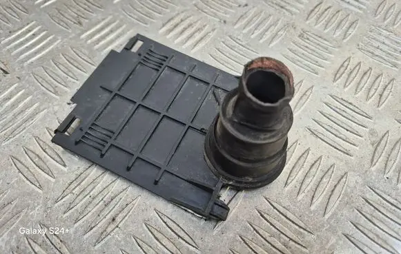 Peugeot 308 Fuse box cover 9804682280