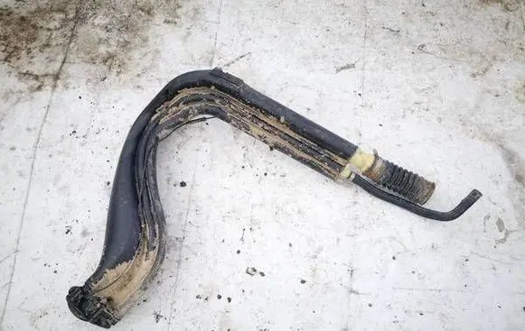 Renault Megane I Fuel tank filler neck pipe 7700424075 7700432338