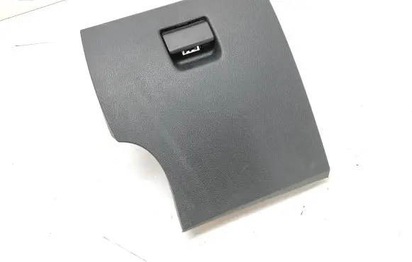 Glove box