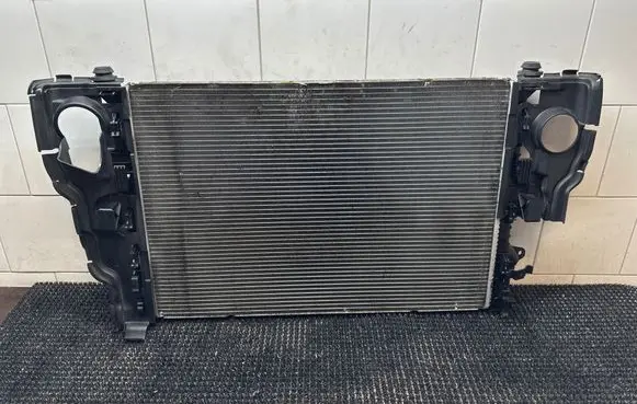 Volvo V60 Coolant radiator 31261105