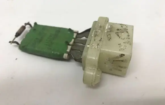 Ford Fiesta Heater blower motor/fan resistor 1R12KR29K 2R46K