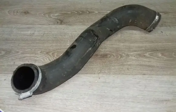 Volvo XC70 Intercooler hose/pipe 30645937