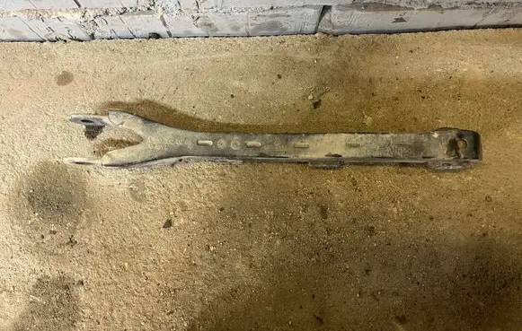 Mercedes-Benz E W211 Rear control arm A2303520088