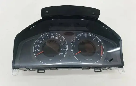Volvo V70 Speedometer (instrument cluster) 31270899AA36002598