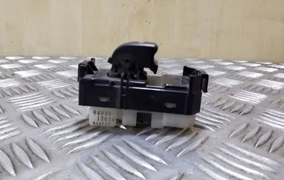 Toyota Corolla Verso E121 Electric window control switch 8403013030