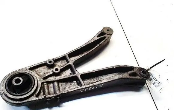 Engine mount bracket