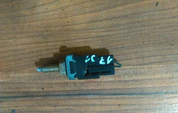 Renault Laguna I Brake pedal sensor switch b001