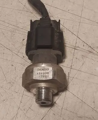 Lexus IS 220D-250-350 Air conditioning (A/C) pressure sensor 499000 7880